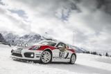 Předváděcí jízda vozu Porsche 718 Cayman GT4 Rallye na sněhu a ledu