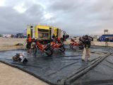 Auta na Dakaru čistila mobilní stanice v kamionu