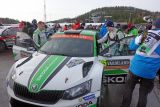 Švédská rallye: jezdec ŠKODA Motorsport Kalle Rovanperä je zpět na druhém místě ve WRC 2 Pro