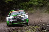 Britská rallye ve Walesu: Jezdec ŠKODA Kopecký ve vedení před týmovým kolegou Kalle Rovanperou