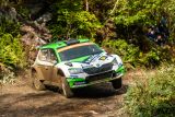 Britská rallye ve Walesu: Jezdec ŠKODA Kopecký ve vedení před týmovým kolegou Kalle Rovanperou