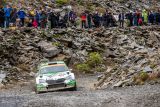 Britská rallye ve Walesu: Jezdec ŠKODA Kopecký ve vedení před týmovým kolegou Kalle Rovanperou