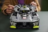 LEGO® Technic™ Peugeot 9X8: hravá podoba závodního vozu