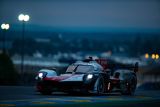 24 hodin Le Mans: TOYOTA GAZOO Racing druhá po nervy drásajícím souboji