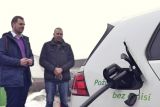 V Česku se uskutečnil historicky první kurz bezpečné jízdy s elektromobilem