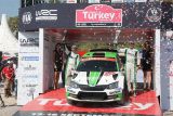 Turecká rallye: Kopecký z týmu ŠKODA zvítězil ve WRC 2; ŠKODA má týmový titul pro kategorii WRC 2