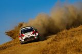 Ott Tänak z týmu TOYOTA GAZOO Racing WRT ve finiši Rallye Mexiko vybojoval druhé místo a udržel si tak své vedení v bodování závodních jezdců světového rallyového šampionátu FIA. Všechny tři vozy Toyo