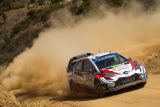 Ott Tänak z týmu TOYOTA GAZOO Racing WRT ve finiši Rallye Mexiko vybojoval druhé místo a udržel si tak své vedení v bodování závodních jezdců světového rallyového šampionátu FIA. Všechny tři vozy Toyo