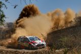 Ott Tänak z týmu TOYOTA GAZOO Racing WRT ve finiši Rallye Mexiko vybojoval druhé místo a udržel si tak své vedení v bodování závodních jezdců světového rallyového šampionátu FIA. Všechny tři vozy Toyo