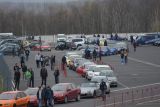 Autoshow a nový asfalt na dráze přilákaly na autodrom Most tisíc motoristických nadšenců