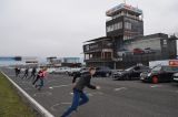 Autoshow a nový asfalt na dráze přilákaly na autodrom Most tisíc motoristických nadšenců