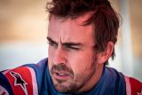Fernando Alonso testuje Toyotu Hilux v úpravě pro Dakar