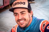 Fernando Alonso testuje Toyotu Hilux v úpravě pro Dakar