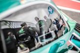 Úvod závodního víkendu ADAC GT Master v Mostě byl ve znamení nového rekordu