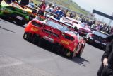 Supersporty GT3 v Mostě stále zrychlují, napínavá podívaná vyvrcholí v neděli