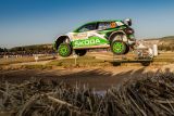Italská rallye na Sardinii: Piloti ŠKODA Rovanperä a Kopecký na prvních dvou místech ve WRC 2 Pro