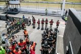 Historicky první závod NASCAR v Mostě potrápil favority