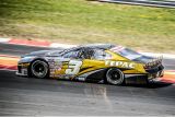 Historicky první závod NASCAR v Mostě potrápil favority