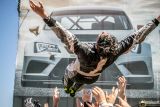 Historicky první závod NASCAR v Mostě potrápil favority
