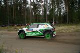 Finská rallye: místní hrdina Kalle Rovanperä jedoucí v barvách ŠKODA vede v kategorii WRC 2 Pro