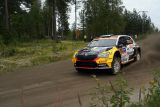 Finská rallye: místní hrdina Kalle Rovanperä jedoucí v barvách ŠKODA vede v kategorii WRC 2 Pro