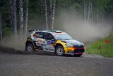 Finská rallye: místní hrdina Kalle Rovanperä jedoucí v barvách ŠKODA vede v kategorii WRC 2 Pro