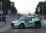 Finská rallye: místní hrdina Kalle Rovanperä jedoucí v barvách ŠKODA vede v kategorii WRC 2 Pro