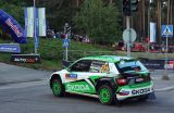Finská rallye: místní hrdina Kalle Rovanperä jedoucí v barvách ŠKODA vede v kategorii WRC 2 Pro