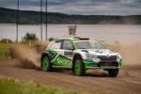 Finská rallye: místní hrdina Kalle Rovanperä jedoucí v barvách ŠKODA vede v kategorii WRC 2 Pro