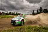 Finská rallye: místní hrdina Kalle Rovanperä jedoucí v barvách ŠKODA vede v kategorii WRC 2 Pro
