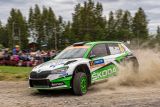 Finská rallye: místní hrdina Kalle Rovanperä jedoucí v barvách ŠKODA vede v kategorii WRC 2 Pro