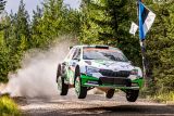 Finská rallye: místní hrdina Kalle Rovanperä jedoucí v barvách ŠKODA vede v kategorii WRC 2 Pro