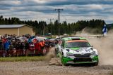 Finská rallye: místní hrdina Kalle Rovanperä jedoucí v barvách ŠKODA vede v kategorii WRC 2 Pro
