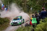 Finská rallye: tovární jezdec ŠKODA Rovanperä se drží ve vedení kategorie WRC 2 Pro