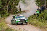 Finská rallye: tovární jezdec ŠKODA Rovanperä se drží ve vedení kategorie WRC 2 Pro