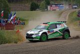 Finská rallye: tovární jezdec ŠKODA Rovanperä se drží ve vedení kategorie WRC 2 Pro