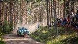 Finská rallye: tovární jezdec ŠKODA Rovanperä se drží ve vedení kategorie WRC 2 Pro
