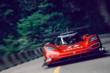 Za 7:38,585 minuty k čínské „Bráně do nebes“: Volkswagen ID.R stanovil první rekord na hoře Tianmen