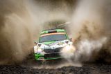 Mise splněna: tovární posádka ŠKODA Kalle Rovanperä a Jonne Halttunen vybojovala na Britské rallye ve Walesu mistrovské tituly ve WRC 2 Pro