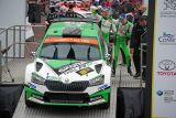 Mise splněna: tovární posádka ŠKODA Kalle Rovanperä a Jonne Halttunen vybojovala na Britské rallye ve Walesu mistrovské tituly ve WRC 2 Pro