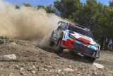 Toyota zažila kamenitý víkend na Rallye Akropolis, náskok udržuje