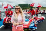 Trojité vítězství „doma“: týmu Jiřího Mičánka v Mostu fandila i Lucie Borhyová