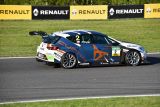 Úvod závodního víkendu ADAC GT Master v Mostě se vydařil, počasí přálo