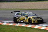 Úvod závodního víkendu ADAC GT Master v Mostě se vydařil, počasí přálo
